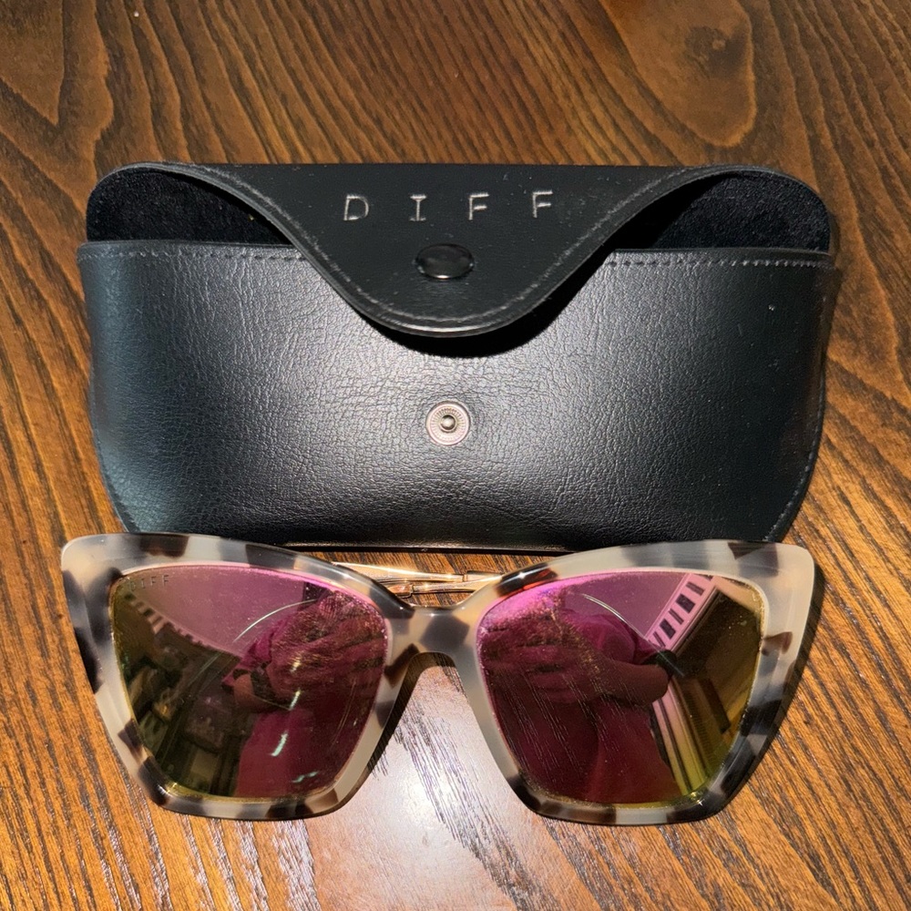 Diff Eyewear Bella - Cream Tortoise
